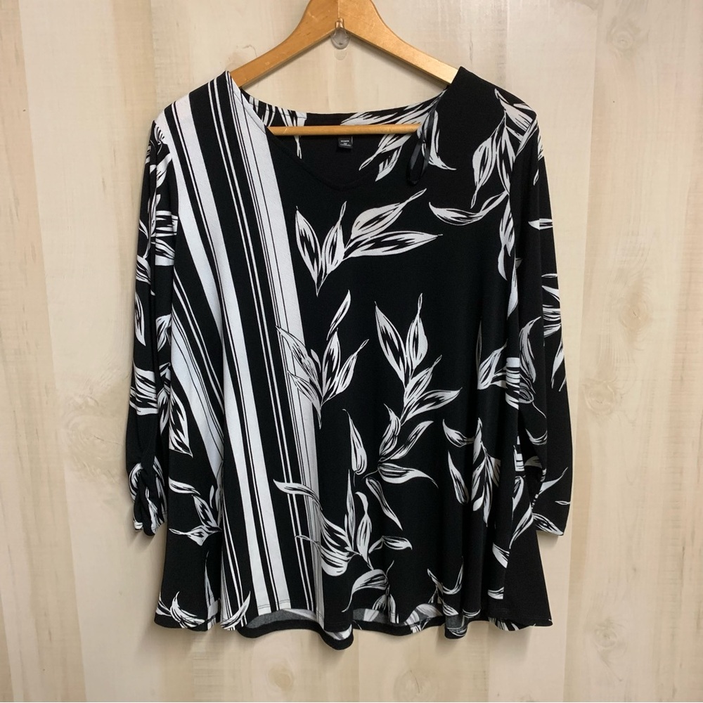 Roz & Ali Black and White Blouse Size 1X